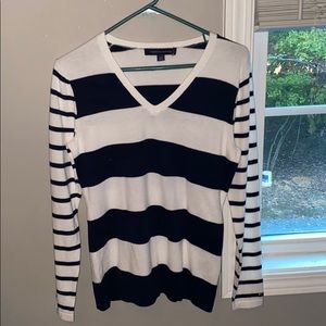 Thin long sleeve v-neck